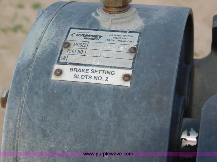 image for item L5855 2005 Ford F750 Super Duty service truck with crane