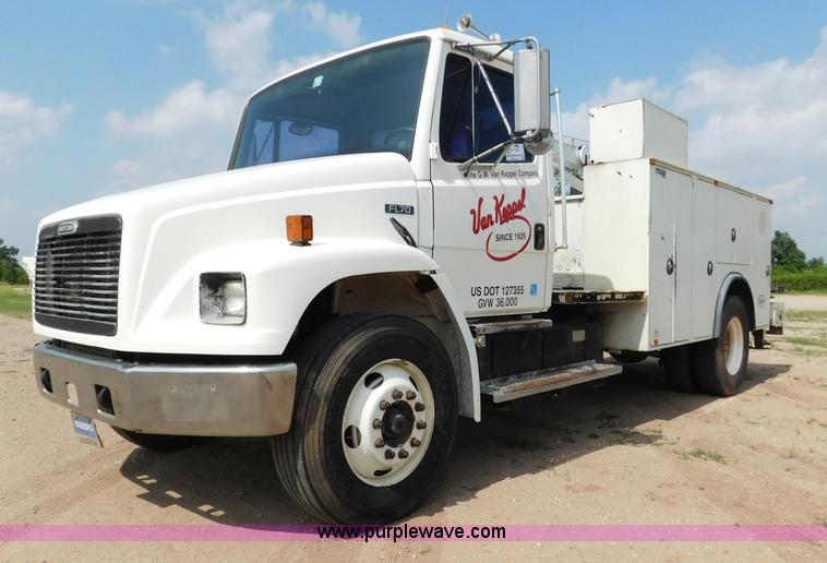 image for item L5856 2001 Freightliner FL70 service truck