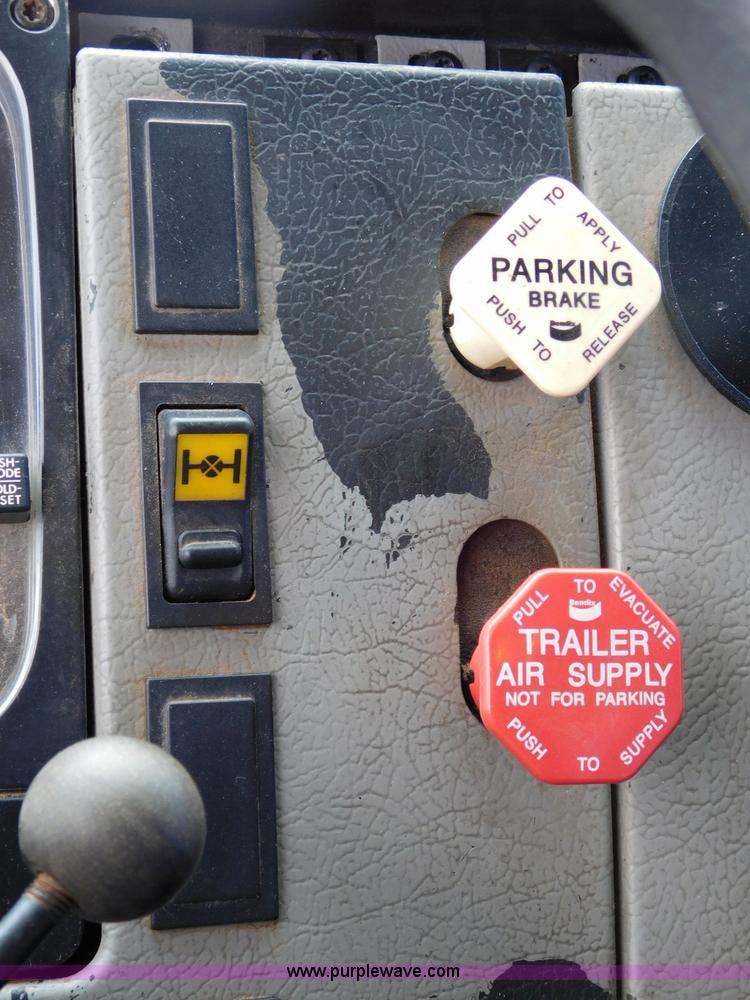 image for item L5856 2001 Freightliner FL70 service truck