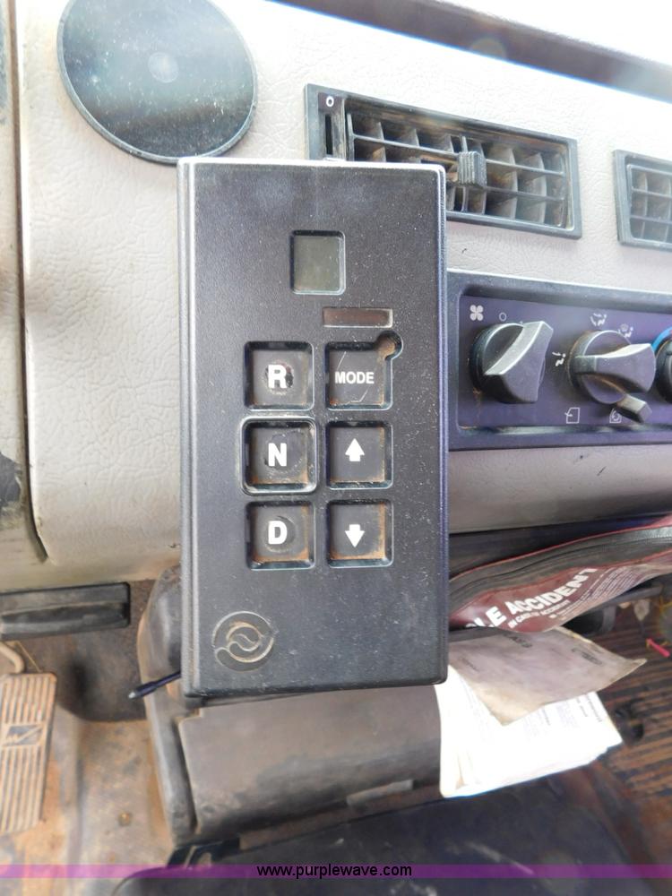 image for item L5856 2001 Freightliner FL70 service truck