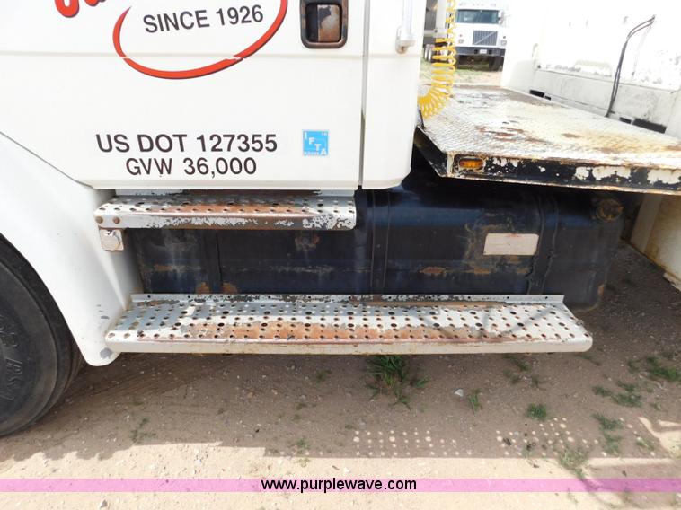 image for item L5856 2001 Freightliner FL70 service truck