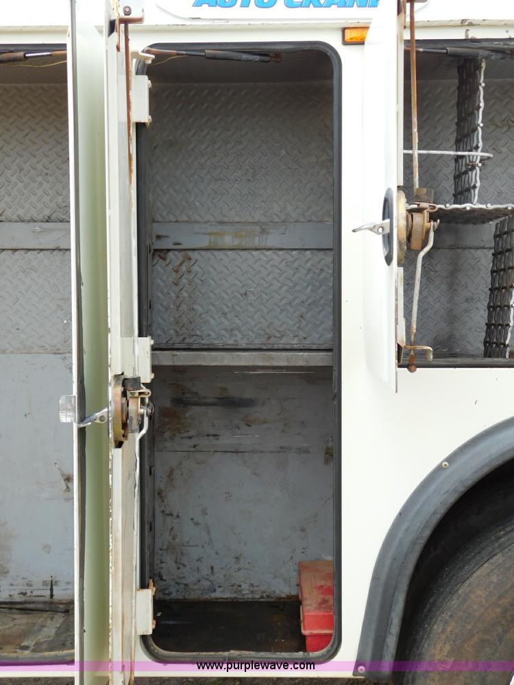 image for item L5856 2001 Freightliner FL70 service truck