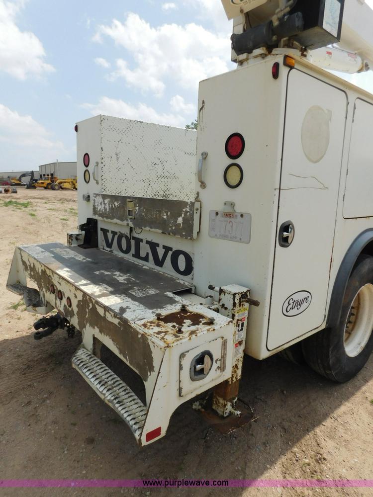 image for item L5856 2001 Freightliner FL70 service truck