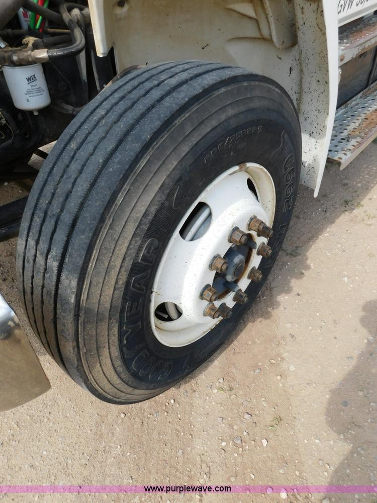 image for item L5856 2001 Freightliner FL70 service truck