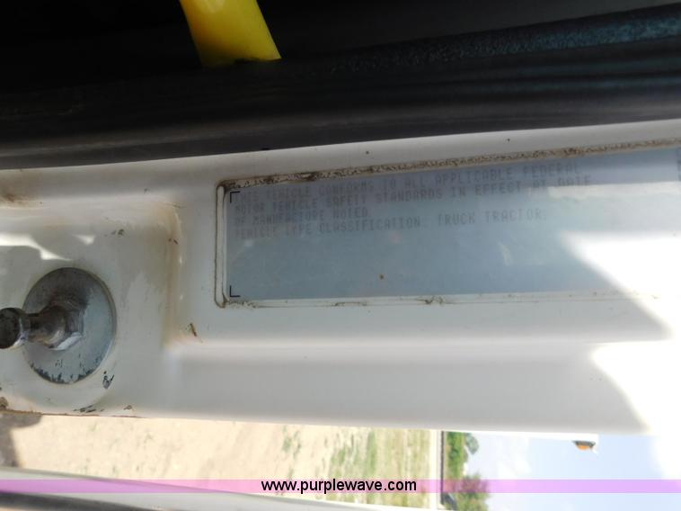 image for item L5856 2001 Freightliner FL70 service truck