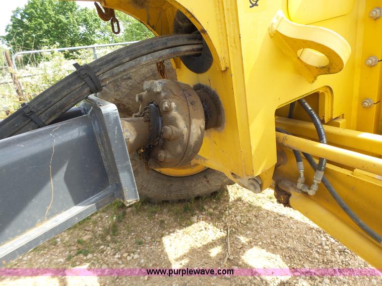 image for item L6081 2005 John Deere 770D motor grader