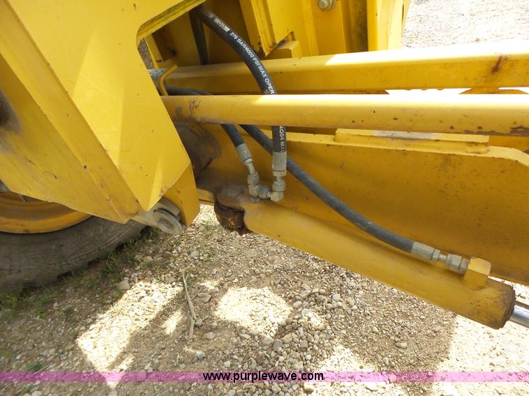 image for item L6081 2005 John Deere 770D motor grader