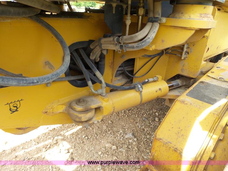 image for item L6081 2005 John Deere 770D motor grader