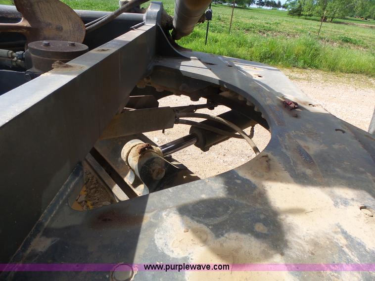 image for item L6081 2005 John Deere 770D motor grader