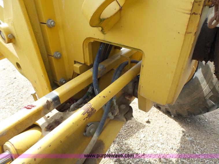 image for item L6081 2005 John Deere 770D motor grader