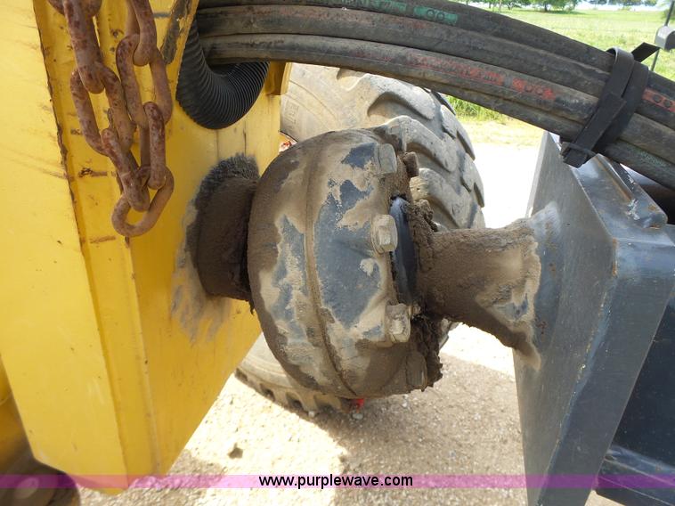 image for item L6081 2005 John Deere 770D motor grader