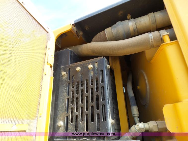 image for item L6081 2005 John Deere 770D motor grader