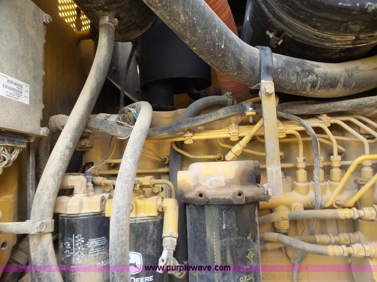 image for item L6081 2005 John Deere 770D motor grader