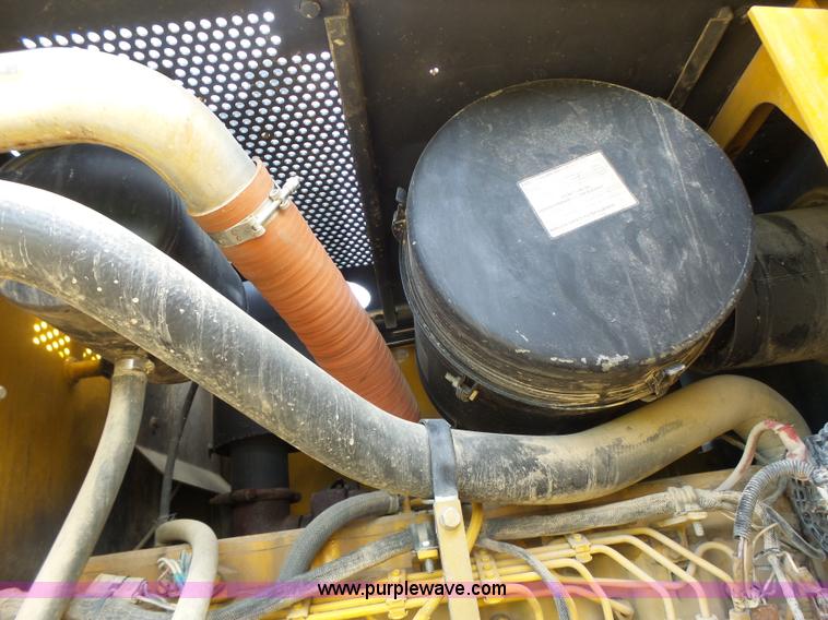 image for item L6081 2005 John Deere 770D motor grader