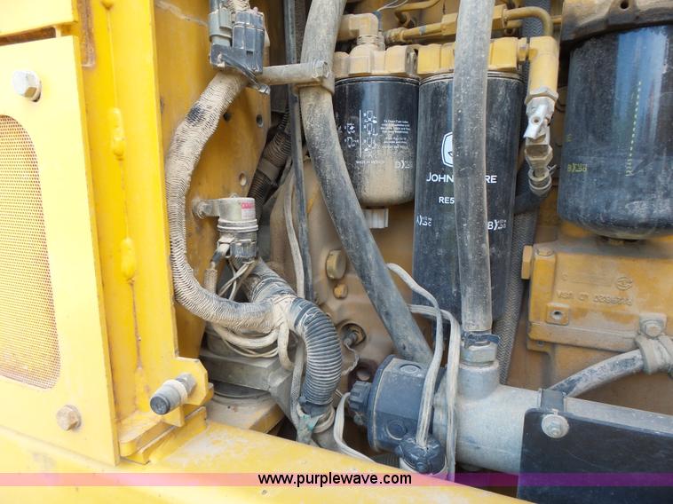 image for item L6081 2005 John Deere 770D motor grader