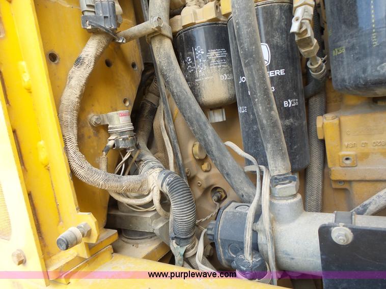 image for item L6081 2005 John Deere 770D motor grader