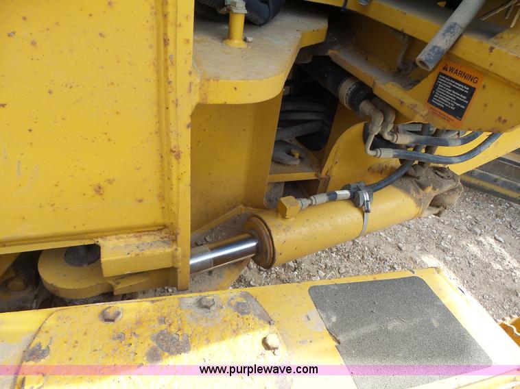 image for item L6081 2005 John Deere 770D motor grader