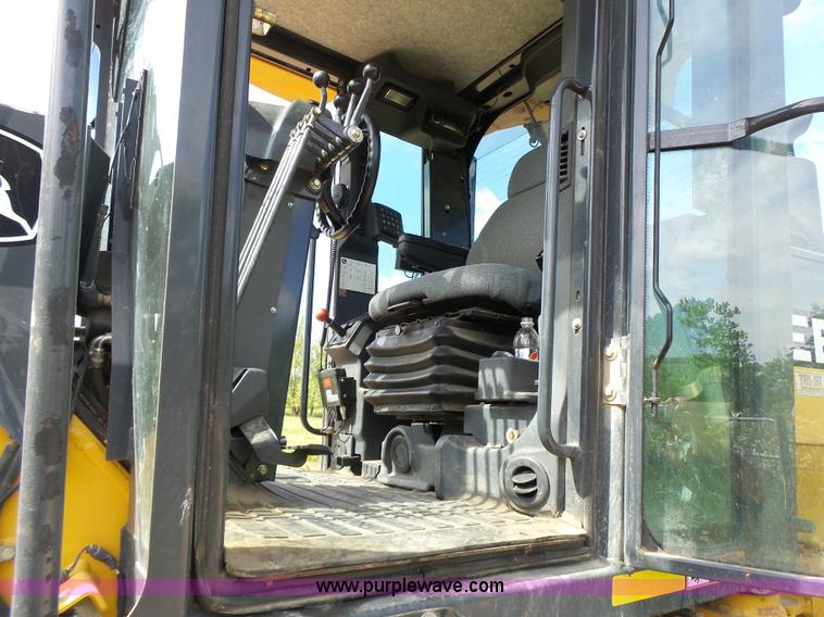 image for item L6081 2005 John Deere 770D motor grader