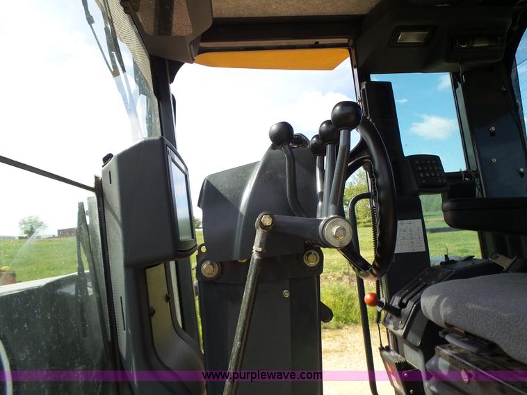 image for item L6081 2005 John Deere 770D motor grader