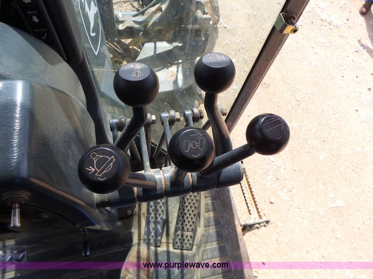 image for item L6081 2005 John Deere 770D motor grader