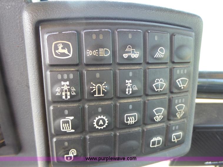 image for item L6081 2005 John Deere 770D motor grader