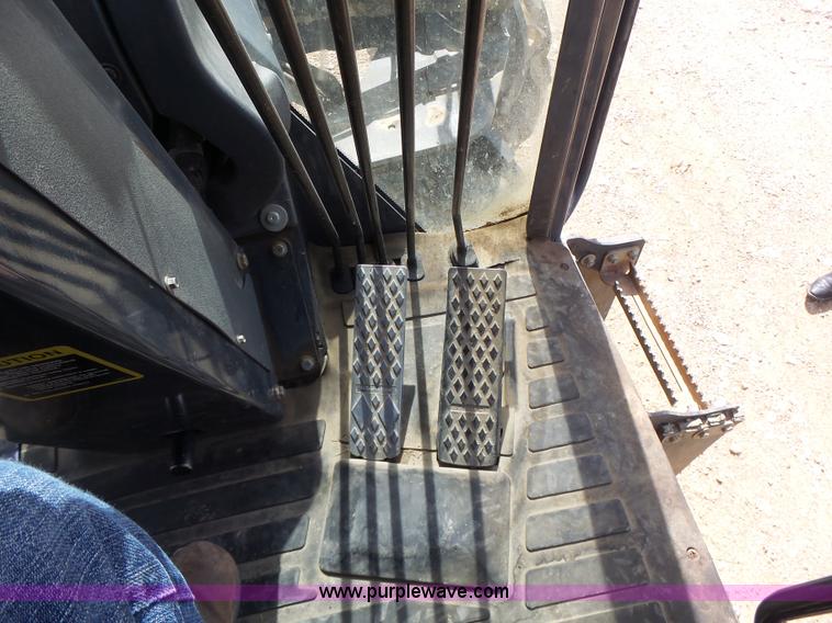 image for item L6081 2005 John Deere 770D motor grader