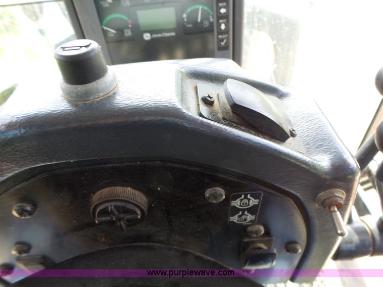 image for item L6081 2005 John Deere 770D motor grader