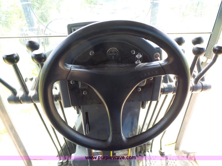 image for item L6081 2005 John Deere 770D motor grader