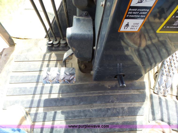 image for item L6081 2005 John Deere 770D motor grader