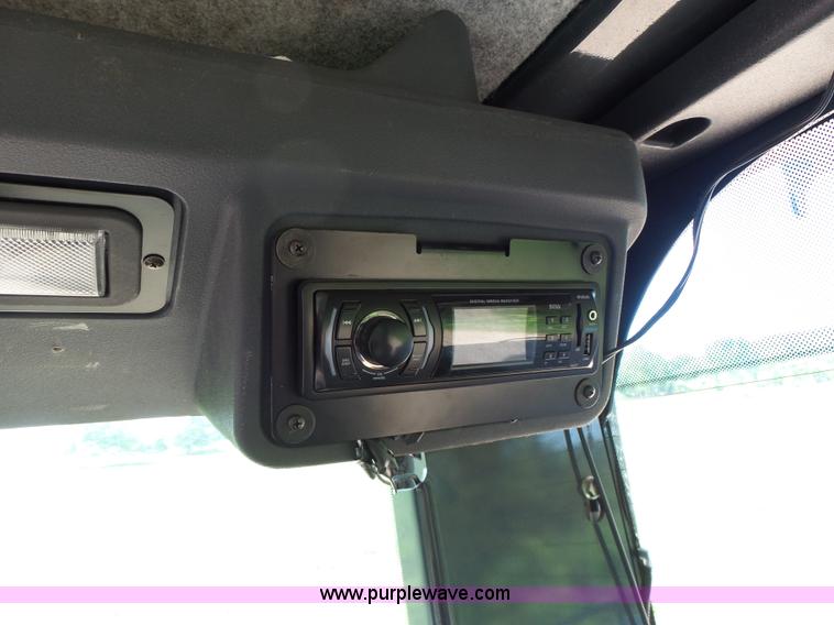 image for item L6081 2005 John Deere 770D motor grader