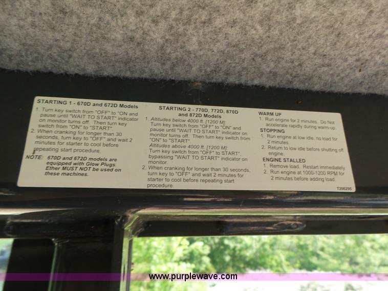 image for item L6081 2005 John Deere 770D motor grader