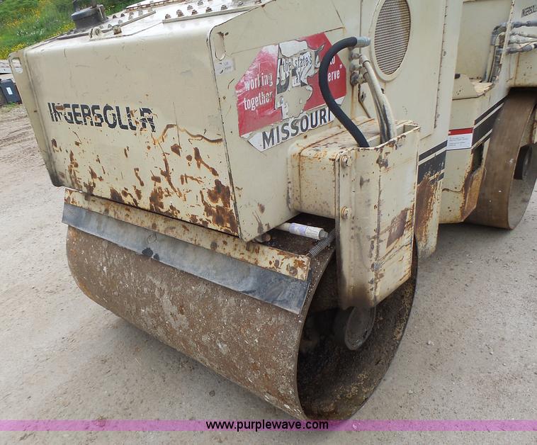image for item L6084 Ingersoll Rand DD25 double drum vibratory roller
