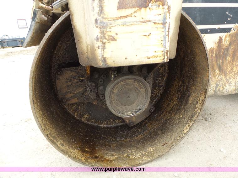 image for item L6084 Ingersoll Rand DD25 double drum vibratory roller