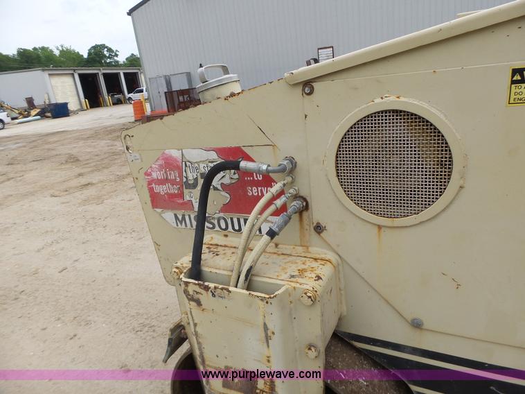 image for item L6084 Ingersoll Rand DD25 double drum vibratory roller