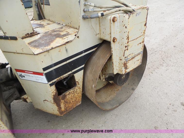 image for item L6084 Ingersoll Rand DD25 double drum vibratory roller