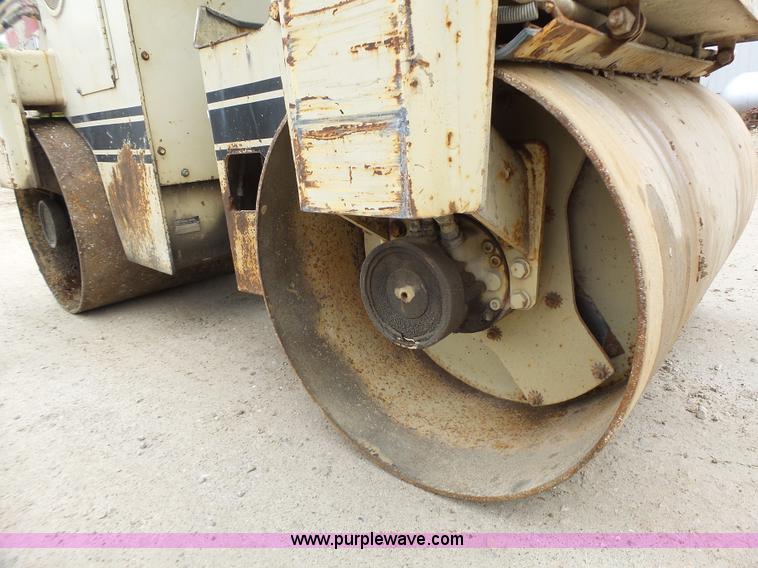 image for item L6084 Ingersoll Rand DD25 double drum vibratory roller
