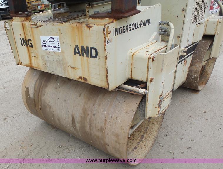 image for item L6084 Ingersoll Rand DD25 double drum vibratory roller