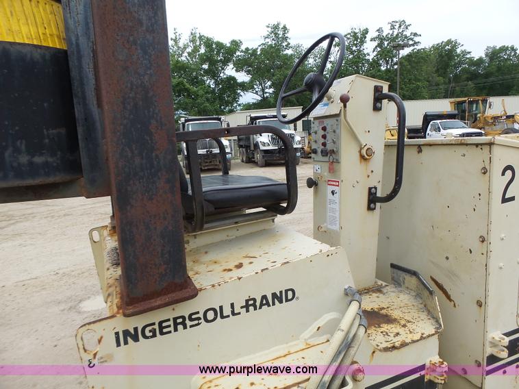 image for item L6084 Ingersoll Rand DD25 double drum vibratory roller