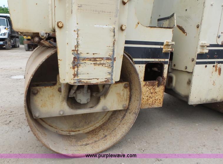image for item L6084 Ingersoll Rand DD25 double drum vibratory roller