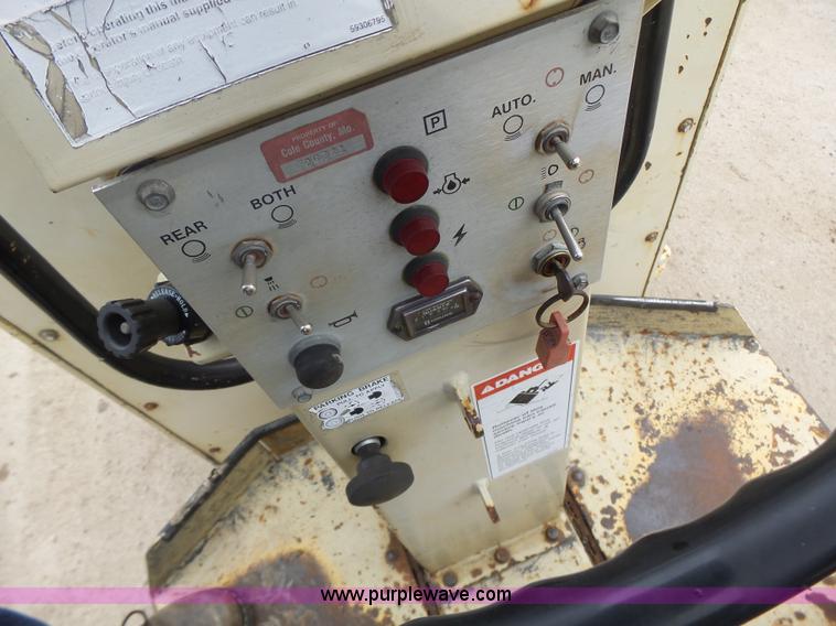 image for item L6084 Ingersoll Rand DD25 double drum vibratory roller