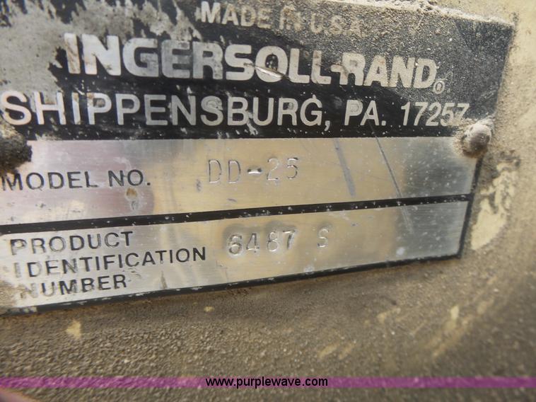 image for item L6084 Ingersoll Rand DD25 double drum vibratory roller