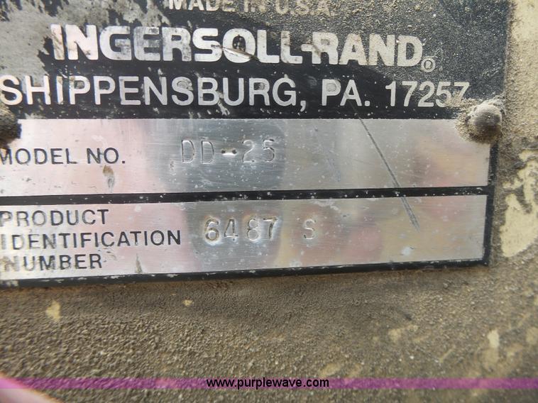 image for item L6084 Ingersoll Rand DD25 double drum vibratory roller