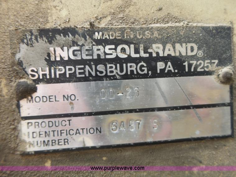 image for item L6084 Ingersoll Rand DD25 double drum vibratory roller