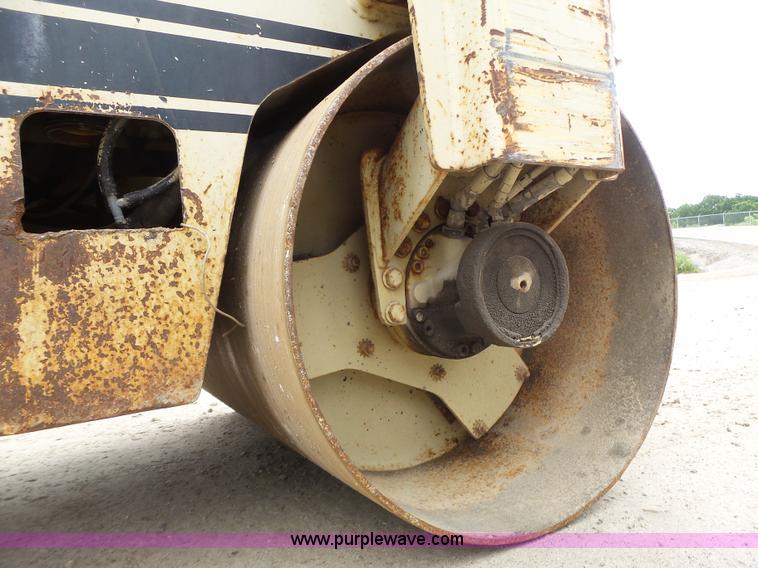 image for item L6084 Ingersoll Rand DD25 double drum vibratory roller