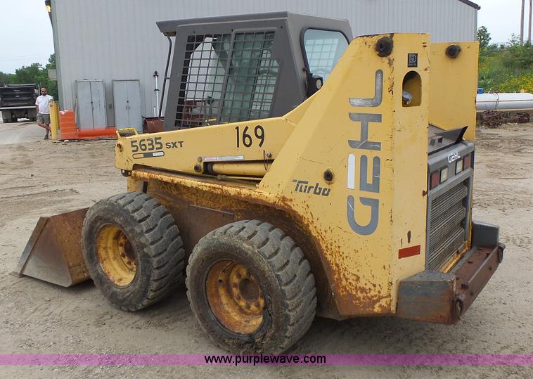 image for item L6085 Gehl SL5635 SXT skid steer