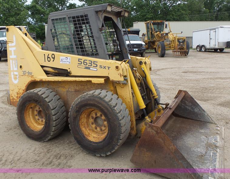 image for item L6085 Gehl SL5635 SXT skid steer