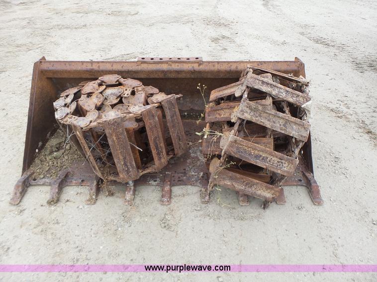 image for item L6085 Gehl SL5635 SXT skid steer