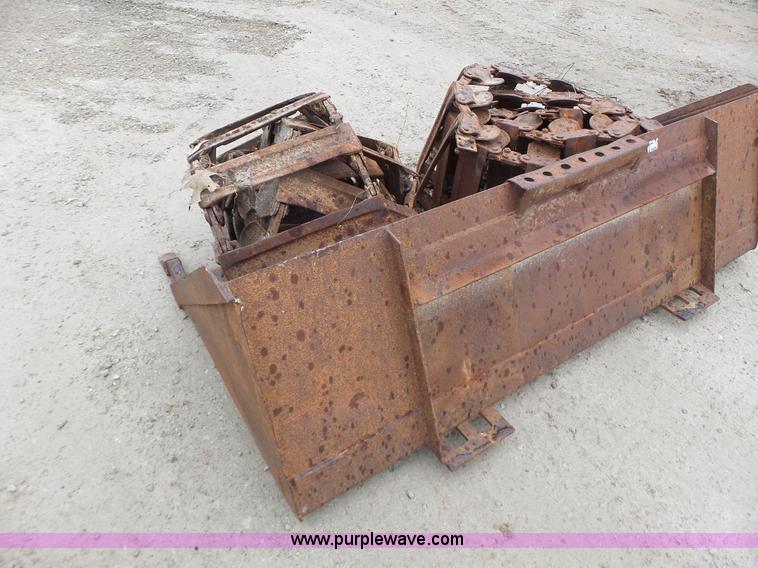 image for item L6085 Gehl SL5635 SXT skid steer