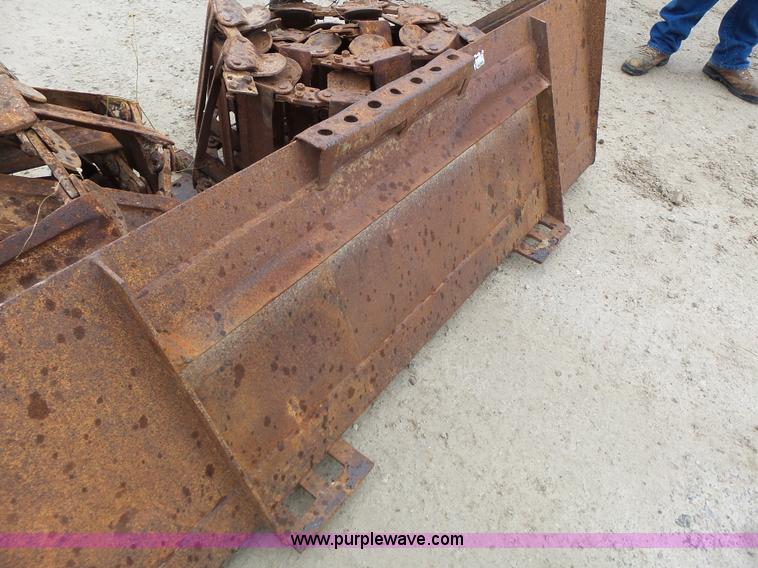 image for item L6085 Gehl SL5635 SXT skid steer