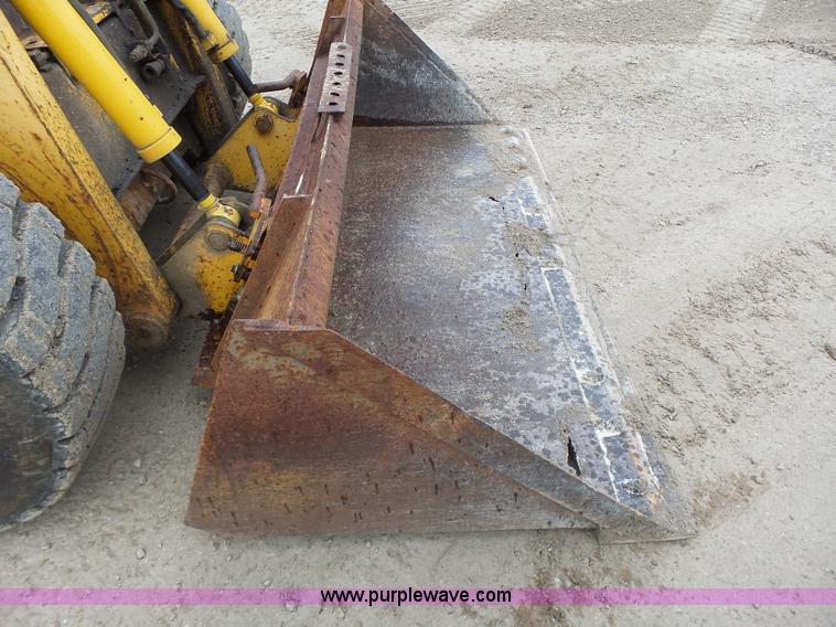 image for item L6085 Gehl SL5635 SXT skid steer